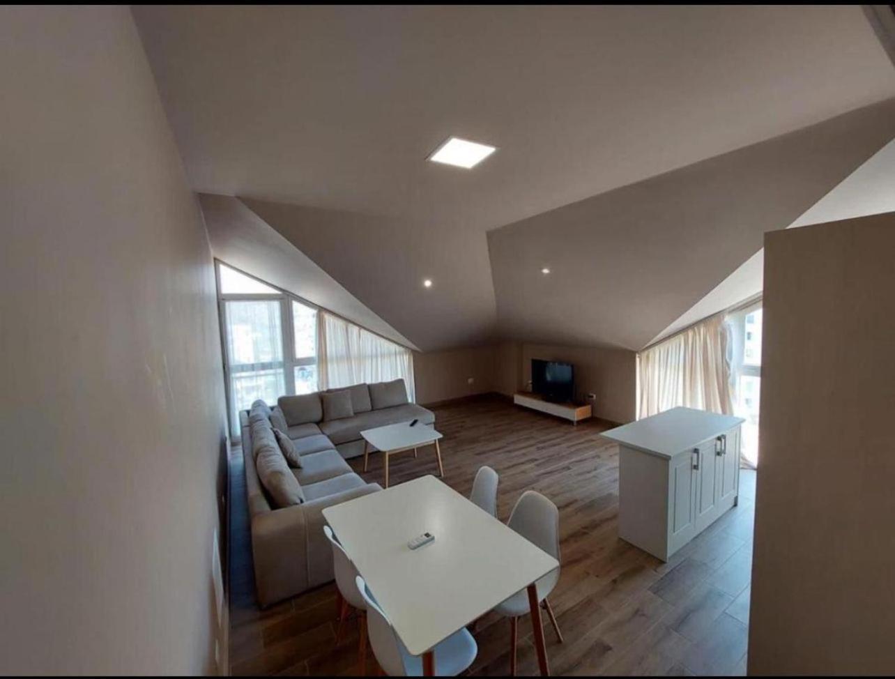 Shengjin Apartaments